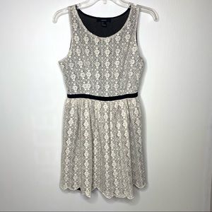 Forever 21 Lace Dress Size Small